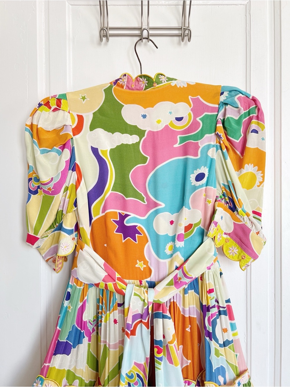 Celia B • Andromeda Dress mini tropical floral puff sleeve scalloped tiered - Picture 15 of 16